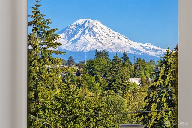 2768 SW Holden Street, Seattle, WA 98126