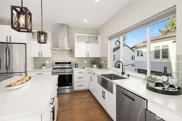 2768 SW Holden Street, Seattle, WA 98126