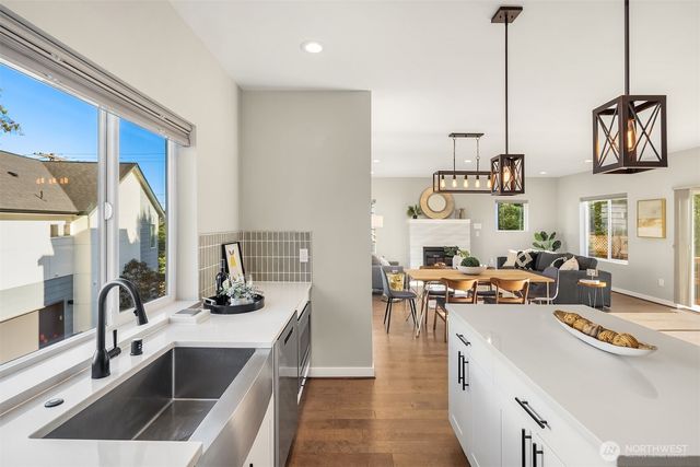 2768 SW Holden Street, Seattle, WA 98126