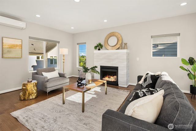 2768 SW Holden Street, Seattle, WA 98126
