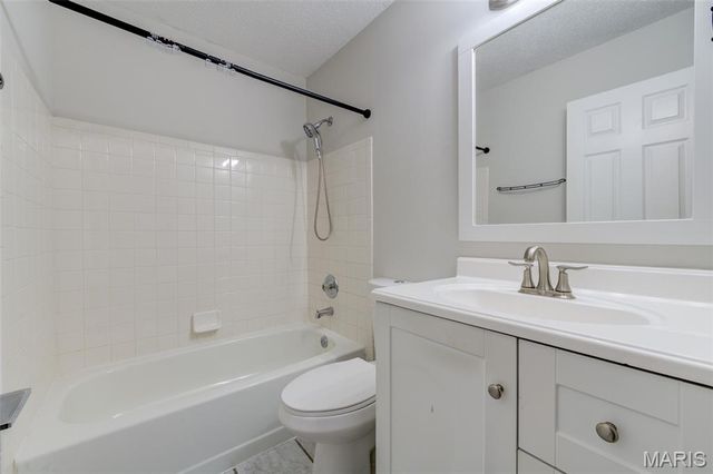 1725 Florine Boulevard F, St Charles, MO 63303