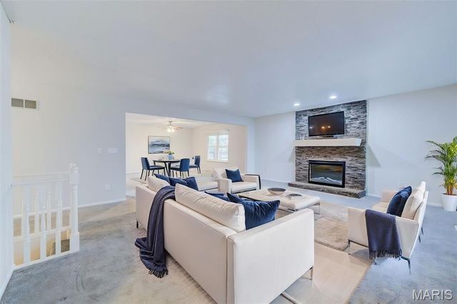 1725 Florine Boulevard F, St Charles, MO 63303