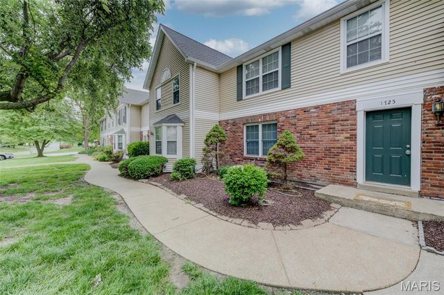 1725 Florine Boulevard F, St Charles, MO 63303