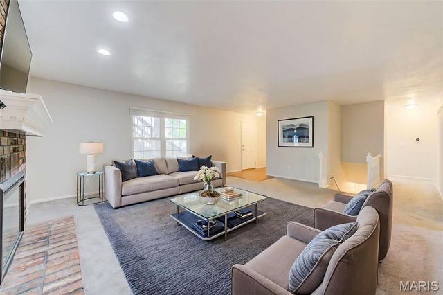 1725 Florine Boulevard F, St Charles, MO 63303