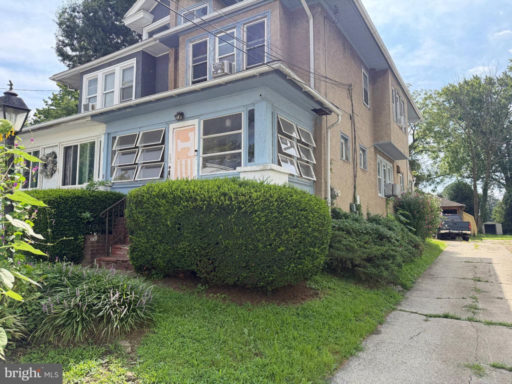 710 ASH AVE, Darby, PA 19023