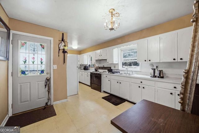 3751 Amber Road NW, Atlanta, GA 30331