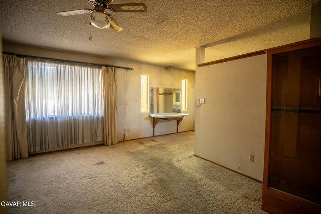 1105 W Ave L8, Lancaster, CA 93534