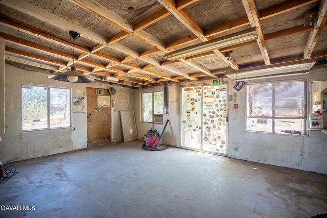 1105 W Ave L8, Lancaster, CA 93534