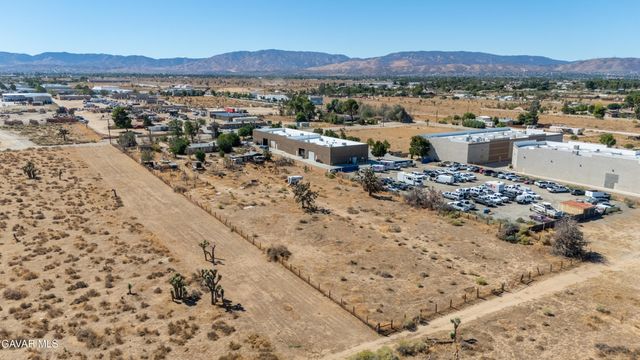 1105 W Ave L8, Lancaster, CA 93534