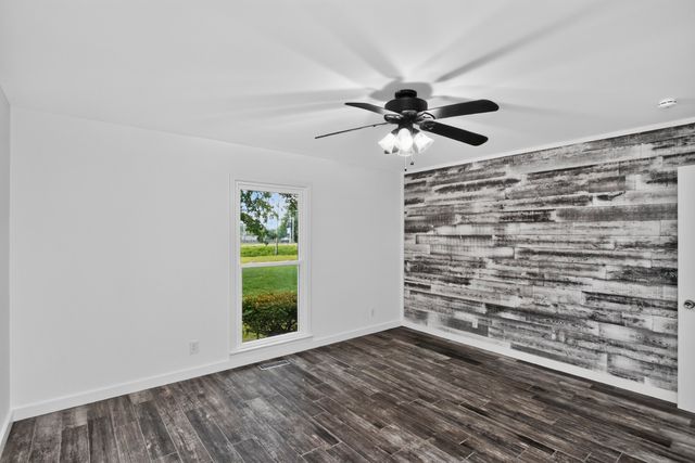 647 52 E Highway, E, Portland, TN 37148