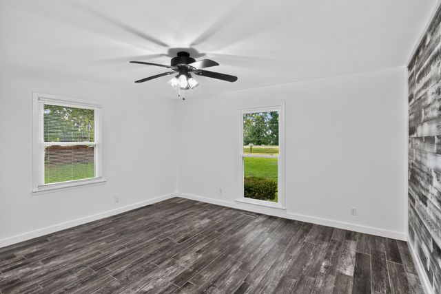 647 52 E Highway, E, Portland, TN 37148