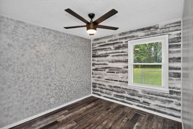 647 52 E Highway, E, Portland, TN 37148