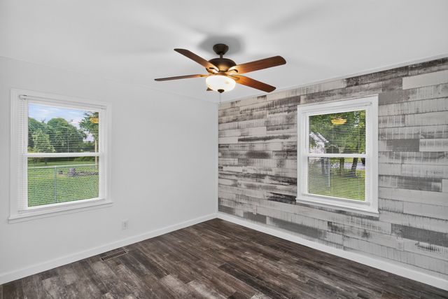 647 52 E Highway, E, Portland, TN 37148
