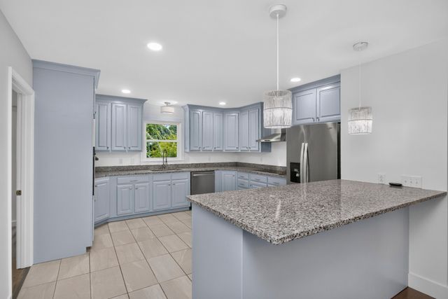 647 52 E Highway, E, Portland, TN 37148