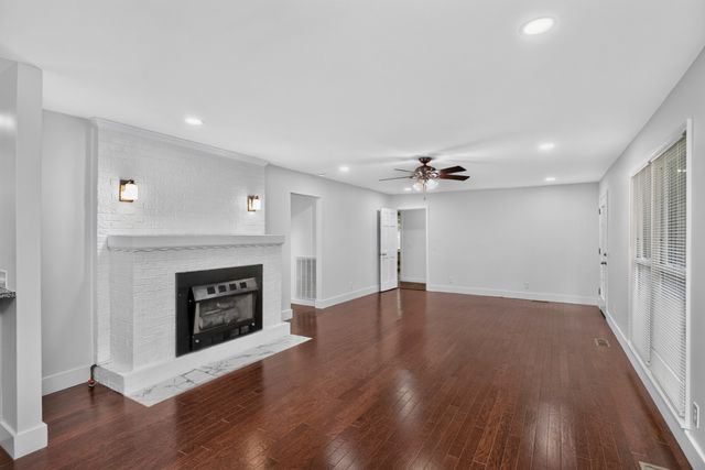 647 52 E Highway, E, Portland, TN 37148