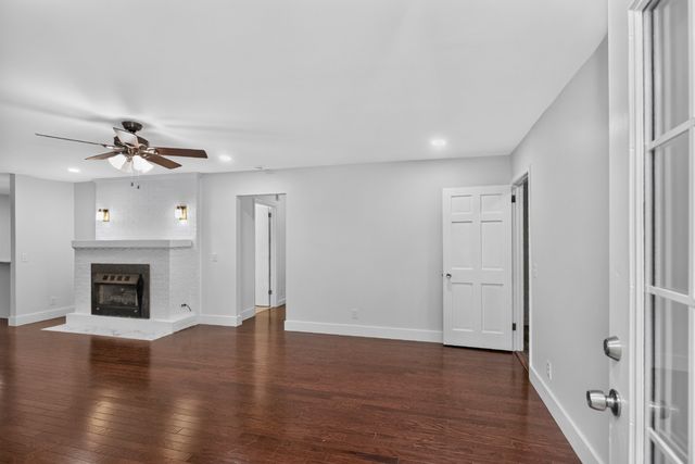 647 52 E Highway, E, Portland, TN 37148