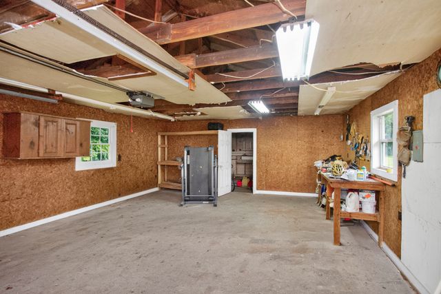 647 52 E Highway, E, Portland, TN 37148