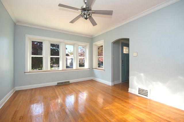 1833 Wenonah Avenue, Berwyn, IL 60402