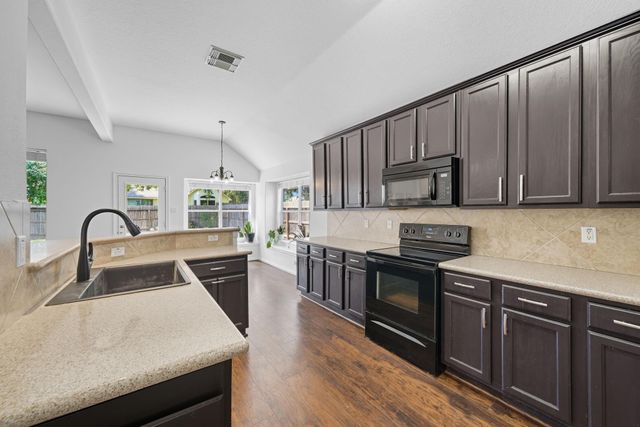 3323 Rollingwood, Montgomery, TX 77356