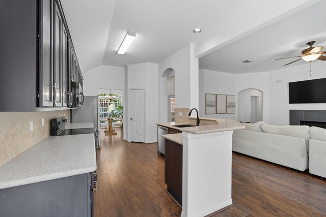 3323 Rollingwood, Montgomery, TX 77356