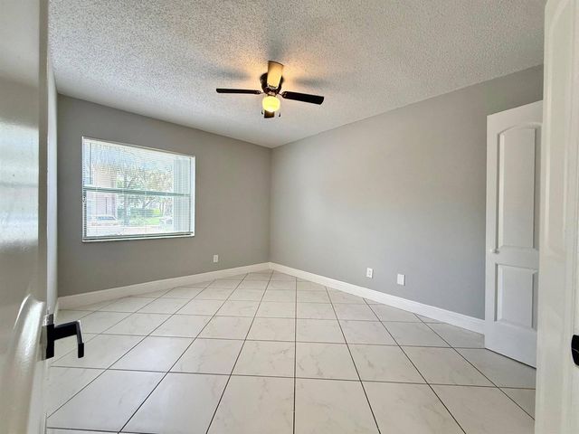 9633 Riverside Drive E2, Coral Springs, FL 33071