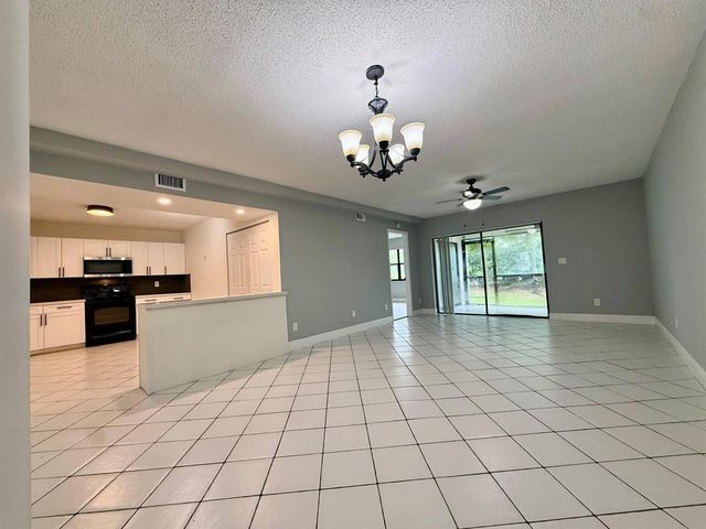 9633 Riverside Drive E2, Coral Springs, FL 33071