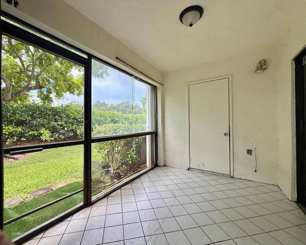 9633 Riverside Drive E2, Coral Springs, FL 33071