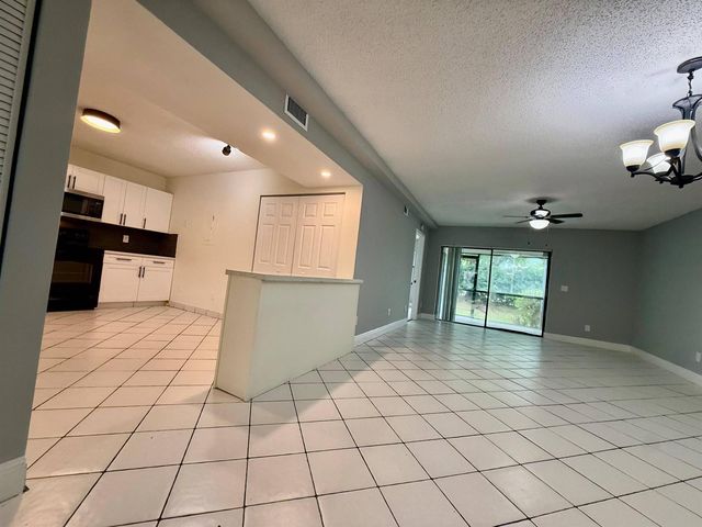 9633 Riverside Drive E2, Coral Springs, FL 33071