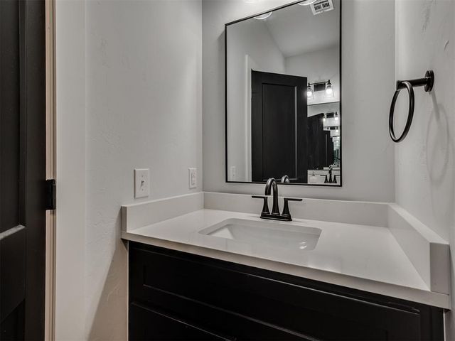 6260 NE Moffat Road, Piedmont, OK 73078