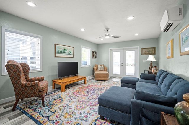 1841 LAUREL STREET, Sarasota, FL 34236