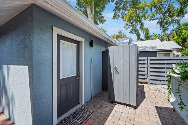 1841 LAUREL STREET, Sarasota, FL 34236