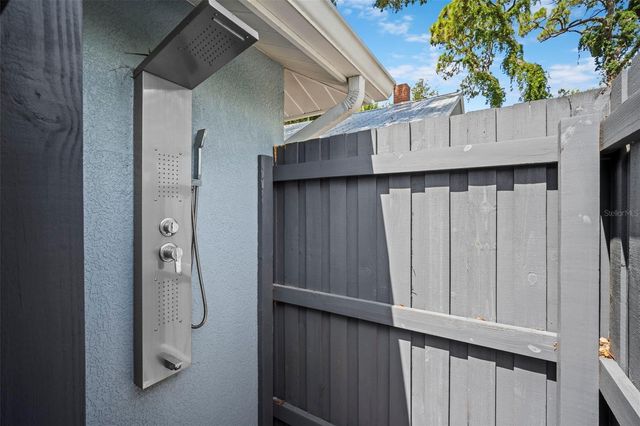 1841 LAUREL STREET, Sarasota, FL 34236