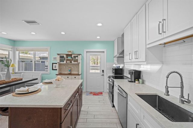 1841 LAUREL STREET, Sarasota, FL 34236