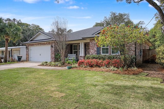 26 SE Okahatchee Circle, Fort Walton Beach, FL 32548