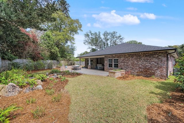 26 SE Okahatchee Circle, Fort Walton Beach, FL 32548