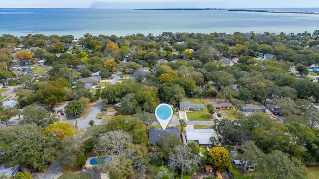 26 SE Okahatchee Circle, Fort Walton Beach, FL 32548