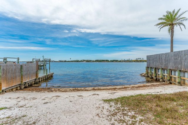 26 SE Okahatchee Circle, Fort Walton Beach, FL 32548