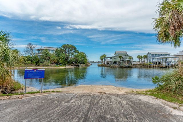 26 SE Okahatchee Circle, Fort Walton Beach, FL 32548