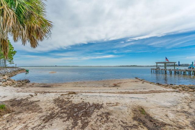 26 SE Okahatchee Circle, Fort Walton Beach, FL 32548