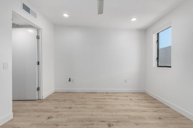 531 E Willetta Street 301, Phoenix, AZ 85004