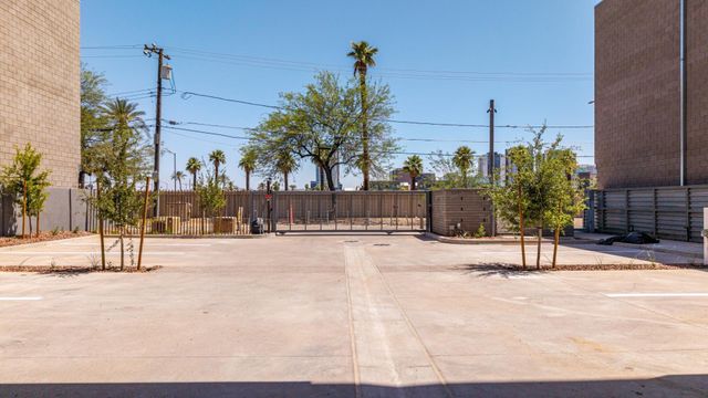 531 E Willetta Street 301, Phoenix, AZ 85004