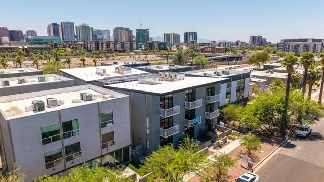 531 E Willetta Street 301, Phoenix, AZ 85004