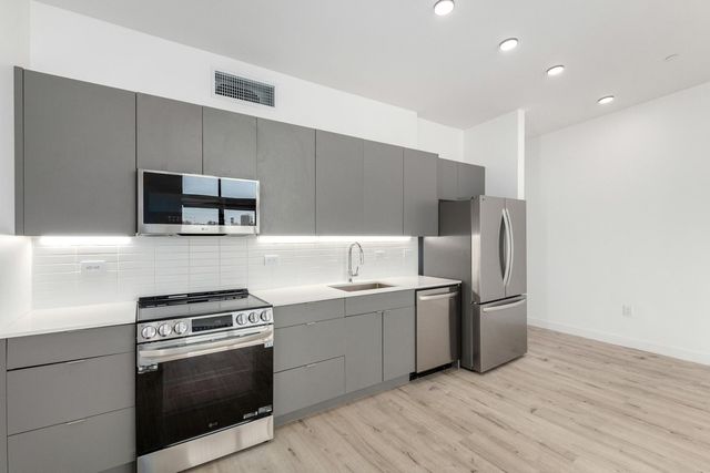 531 E Willetta Street 301, Phoenix, AZ 85004