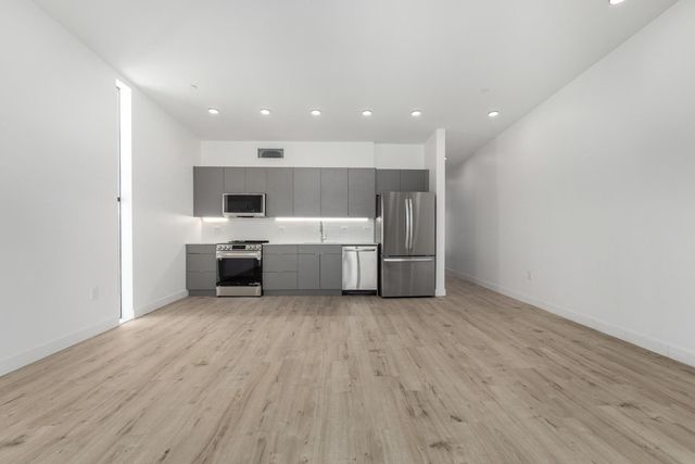 531 E Willetta Street 301, Phoenix, AZ 85004