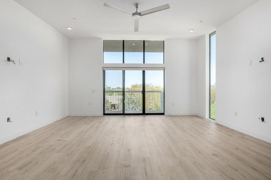 531 E Willetta Street 301, Phoenix, AZ 85004