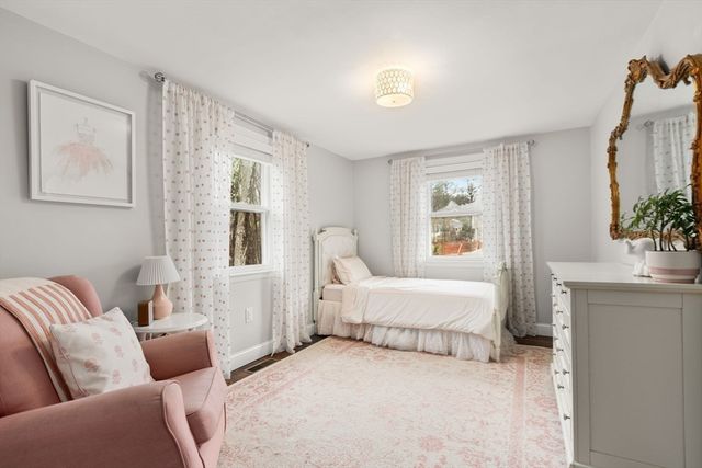 9 Stoneybrook Rd, Burlington, MA 01803