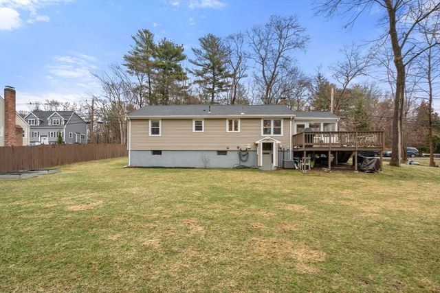 9 Stoneybrook Rd, Burlington, MA 01803