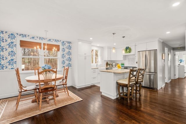 9 Stoneybrook Rd, Burlington, MA 01803