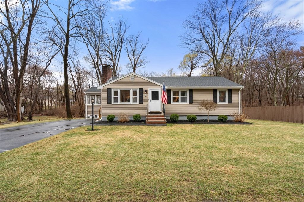 9 Stoneybrook Rd, Burlington, MA 01803