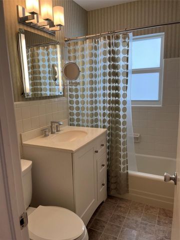 700 Bayshore Drive 11, Fort Lauderdale, FL 33304